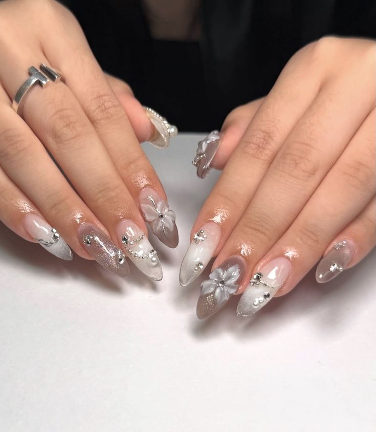 Mẫu nail đính đá