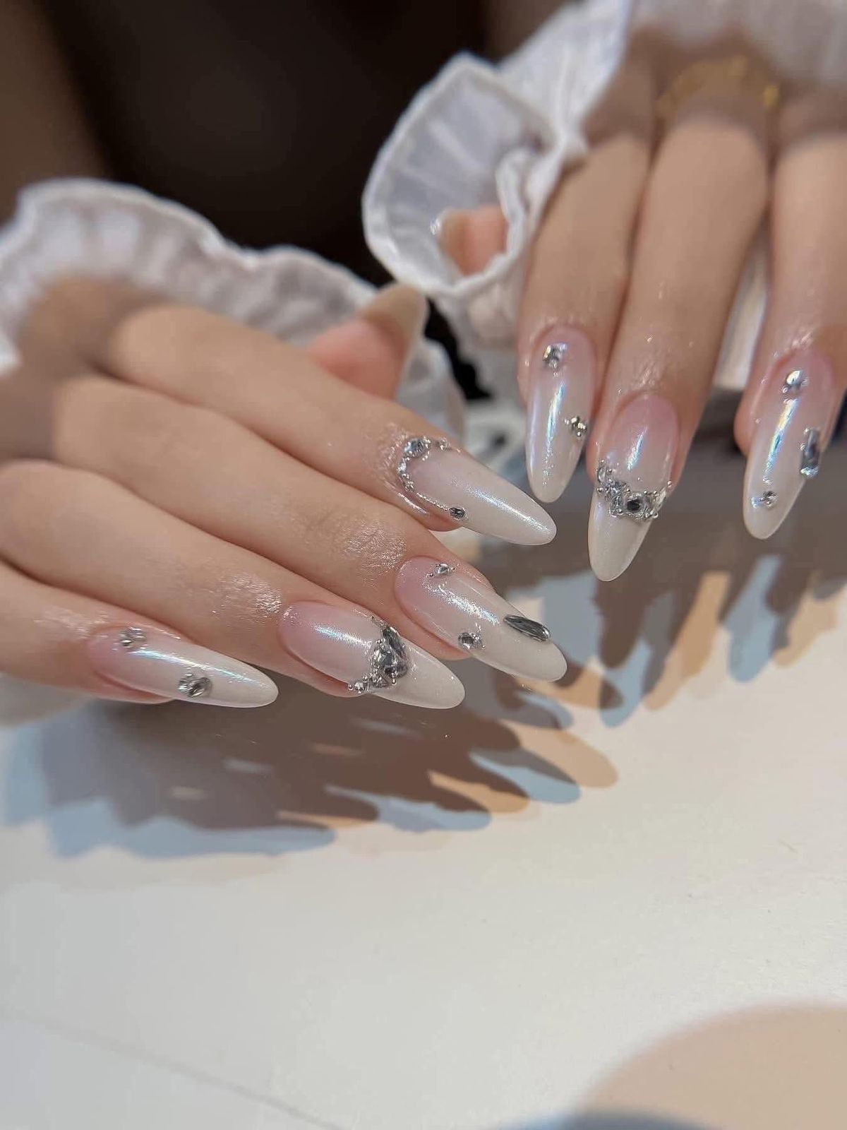 Mẫu nail đính đá