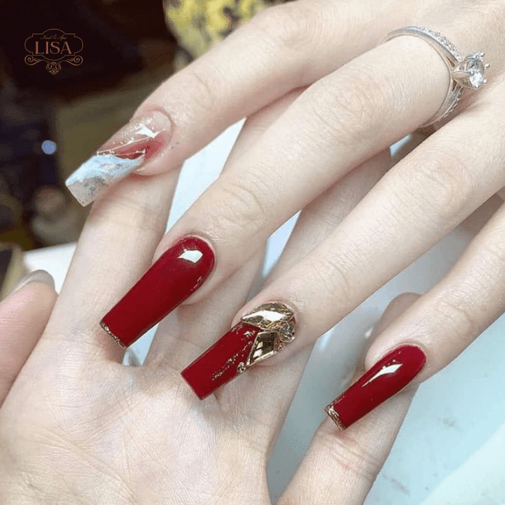 Mẫu nail màu đỏ rượu