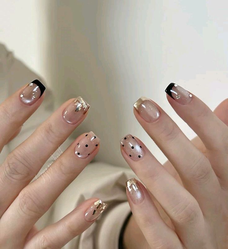 Mẫu nail chấm bi