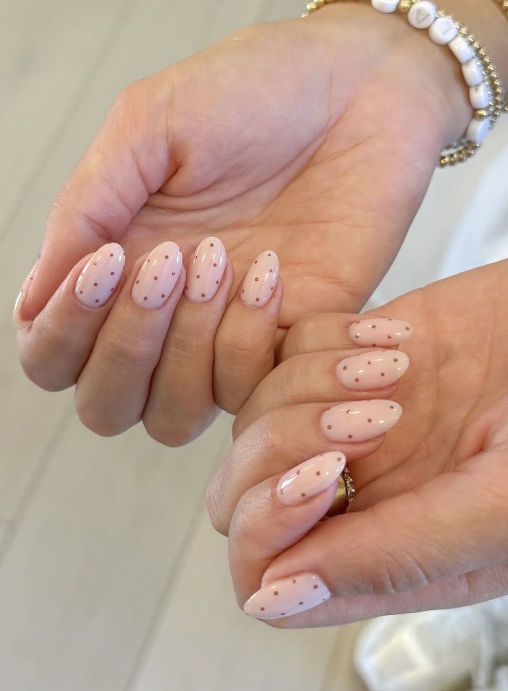 Mẫu nail chấm bi