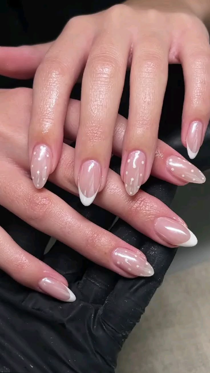 Mẫu nail chấm bi