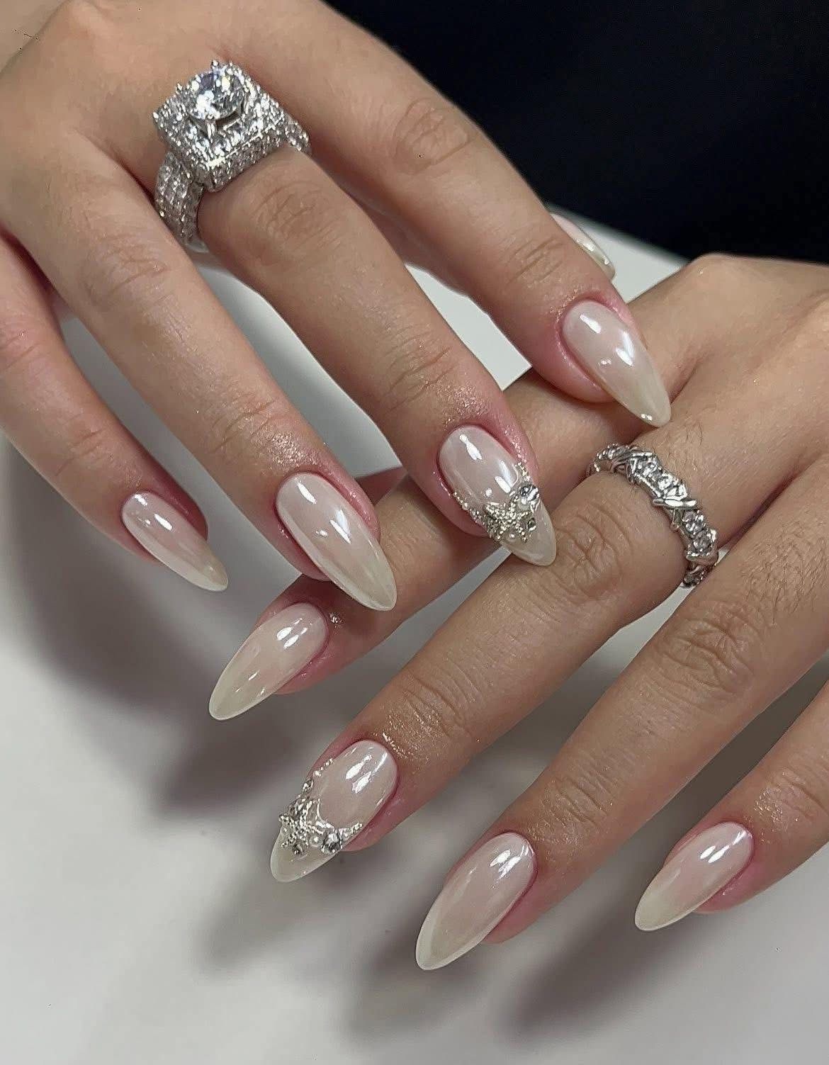Mẫu nail đính đá