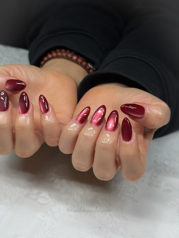 Mẫu nail màu đỏ rượu