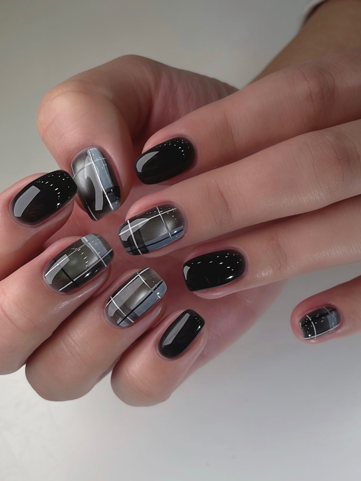 mẫu nail kẻ sọc