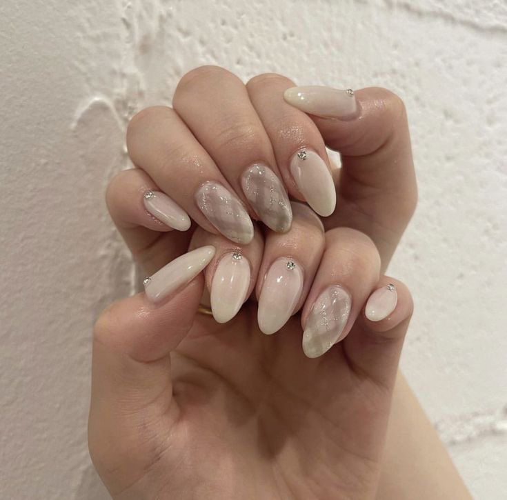 mẫu nail kẻ sọc