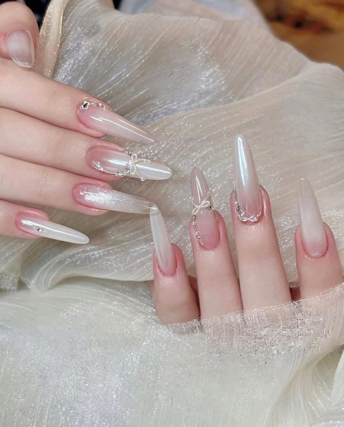 Mẫu nail đính đá