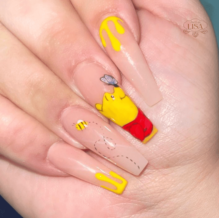 Mẫu nail gấu Pooh