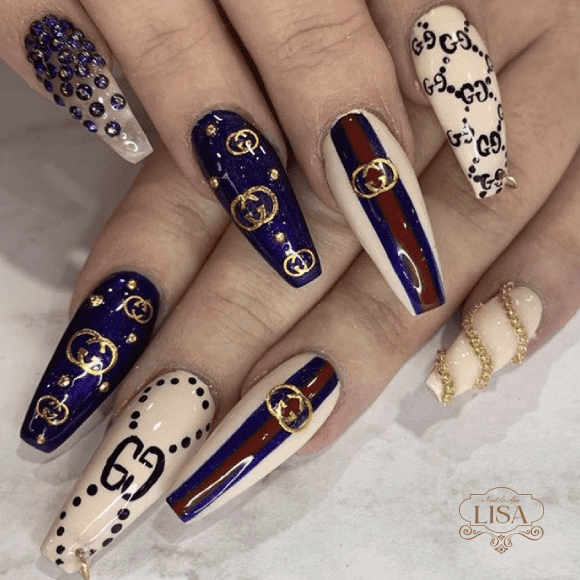 Mẫu nail Gucci đẹp độc lạ