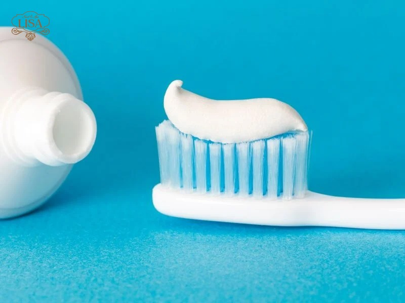 Sử dụng kem đánh răng để tẩy sơn gel 