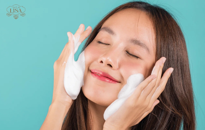 Sử dụng sữa rửa mặt