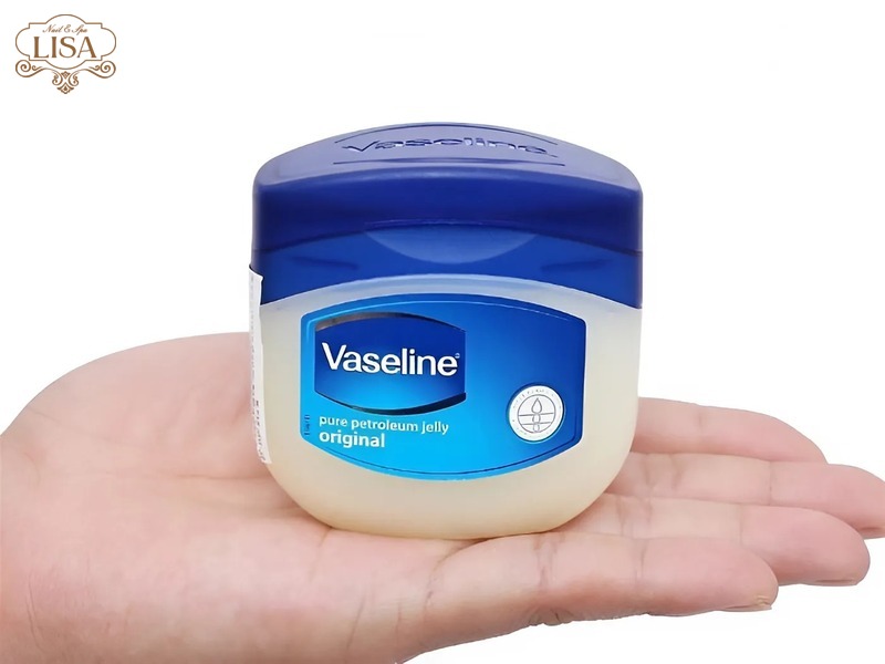 Vaseline – Giải Pháp Hoàn Hảo Cho Da Chân Khô Nứt Nẻ