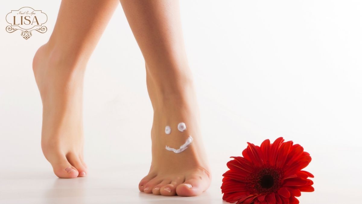 Cách chà gót chân tại nhà đơn giản dễ dàng