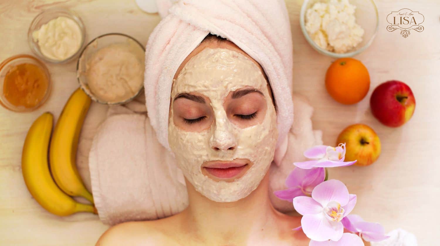 Đắp mặt nạ trắng da tự nhiên