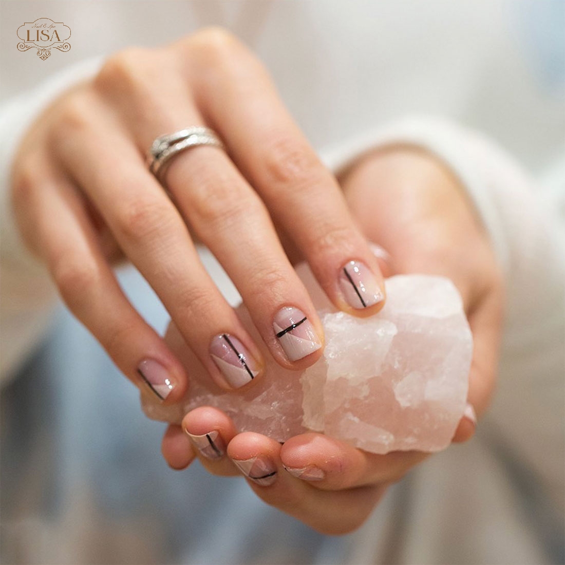 Làm cứng móng sơn