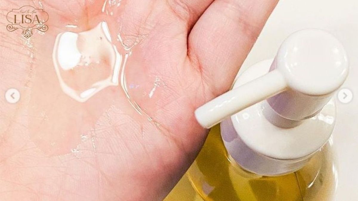 Cách dùng dầu tẩy trang