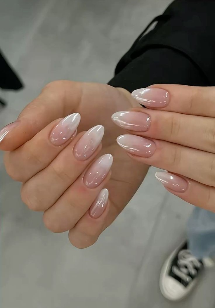 mẫu móng tay đẹp nhẹ nhàng