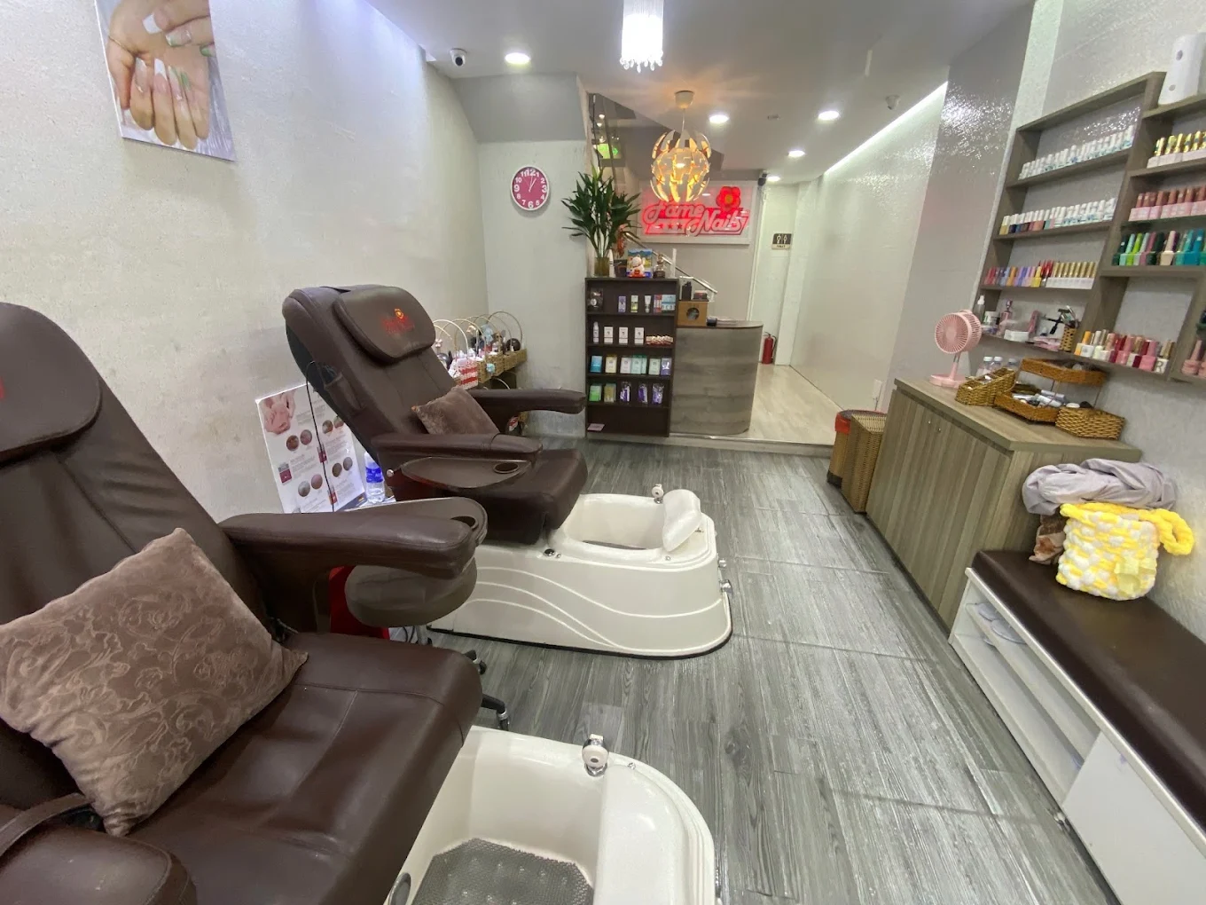 nail salon 