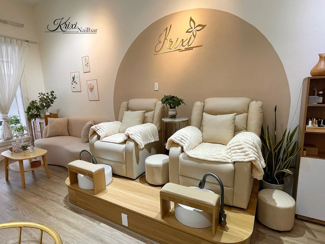 tiệm nail tiệm nail