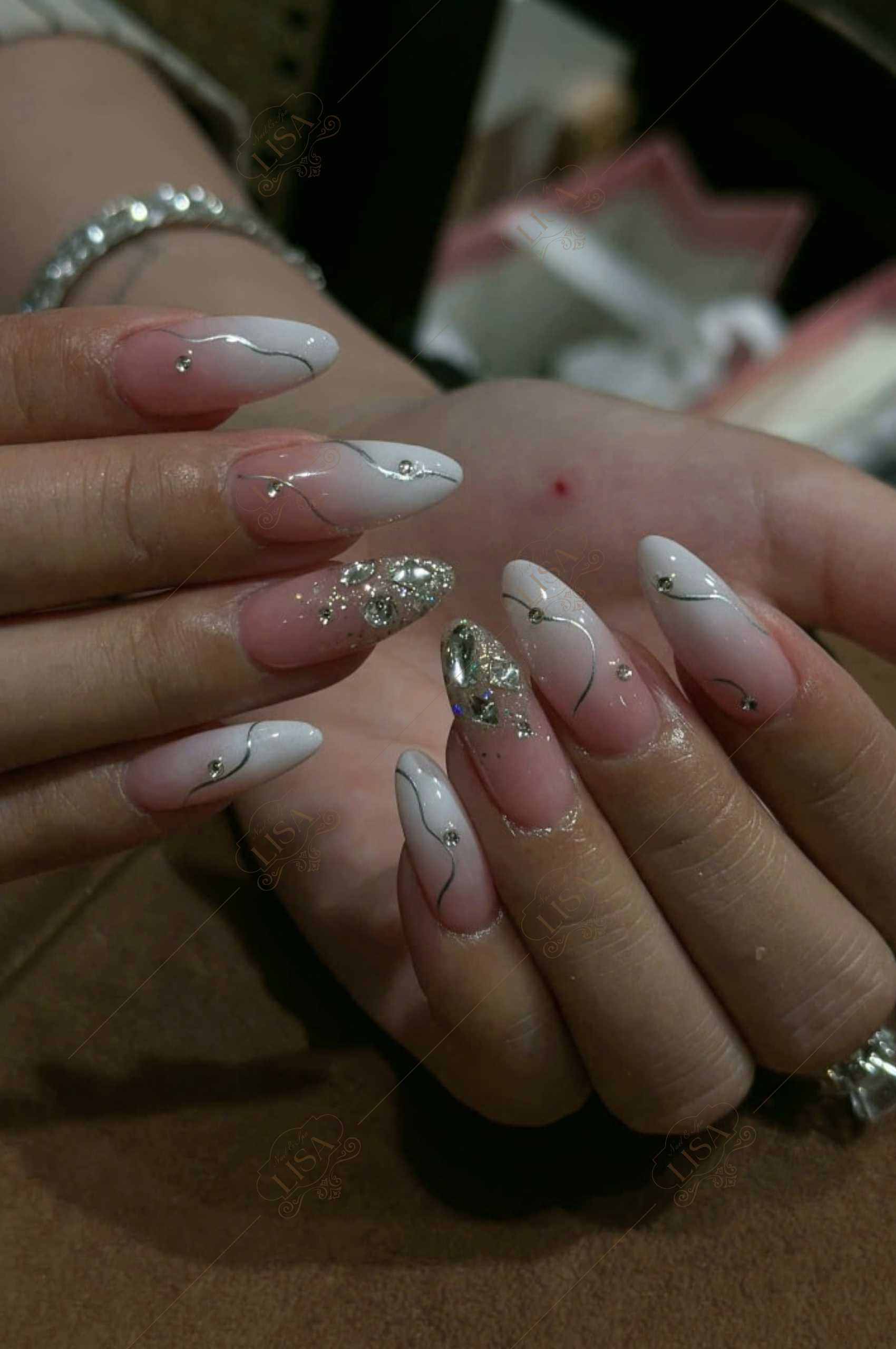 mẫu nail kim tuyến