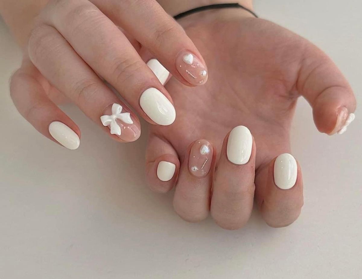 mẫu nail đơn giản sang trọng