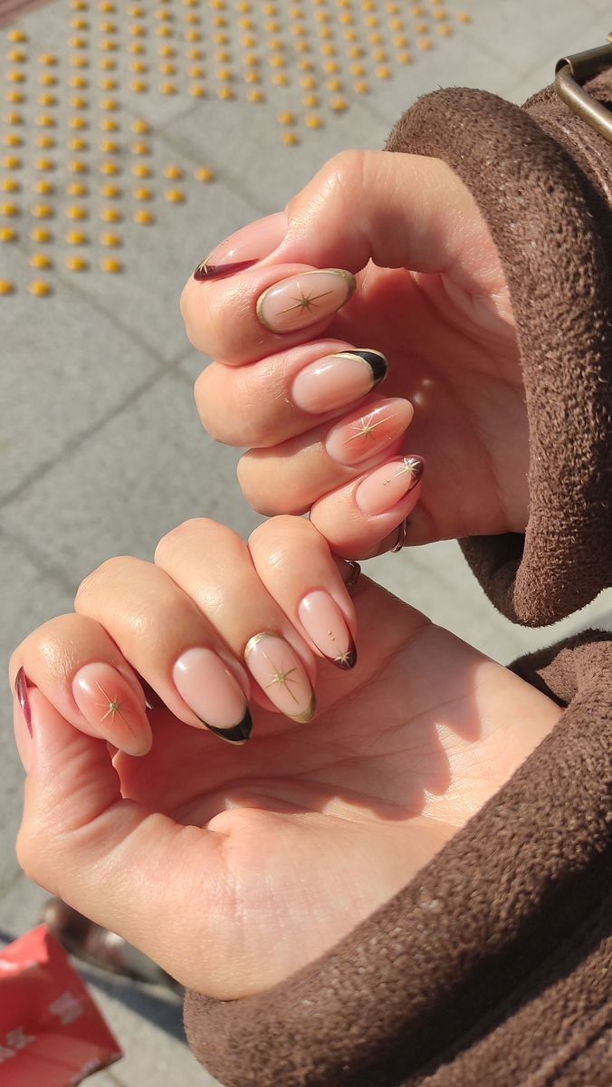 móng tay Pháp nhẹ nhàng