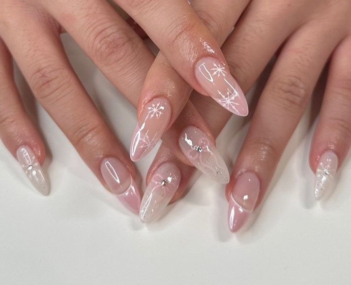 kiểu nail ánh nhũ