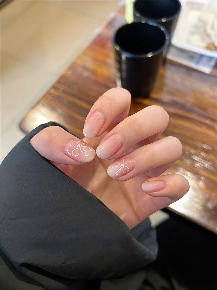 mẫu móng tay đẹp nhẹ nhàng