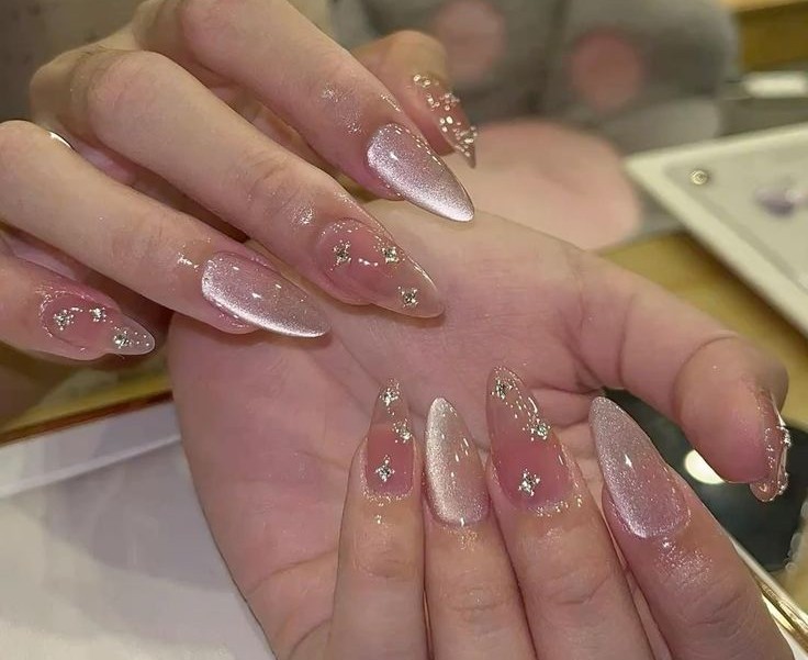 kiểu nail ánh nhũ