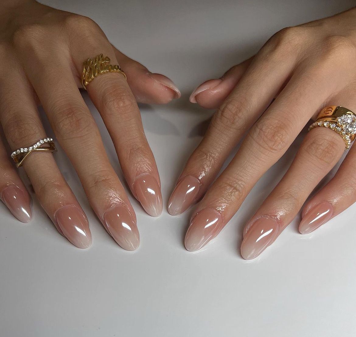 mẫu nail tối giản màu nude