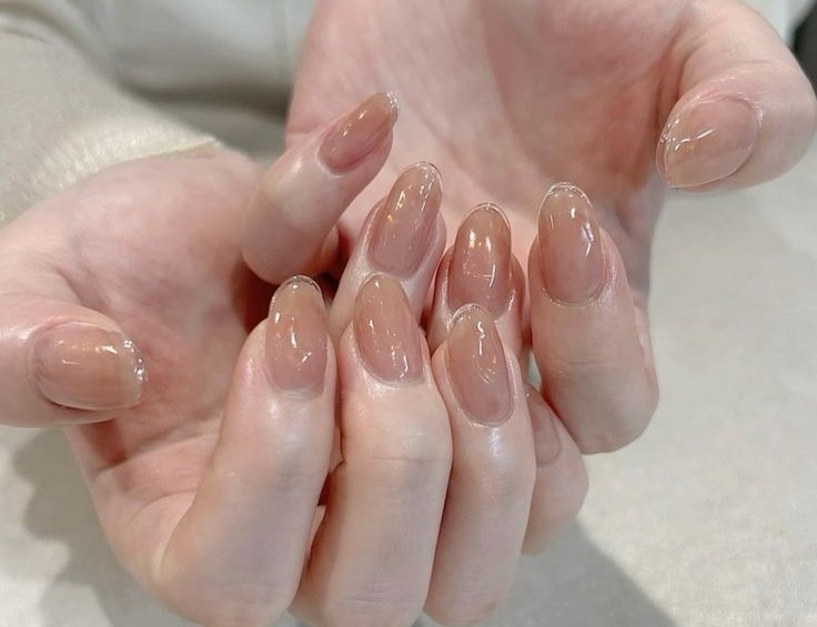 mẫu nail tối giản màu nude