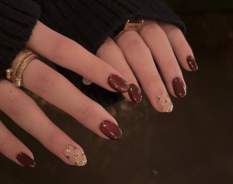 mẫu nail thu đông 2025