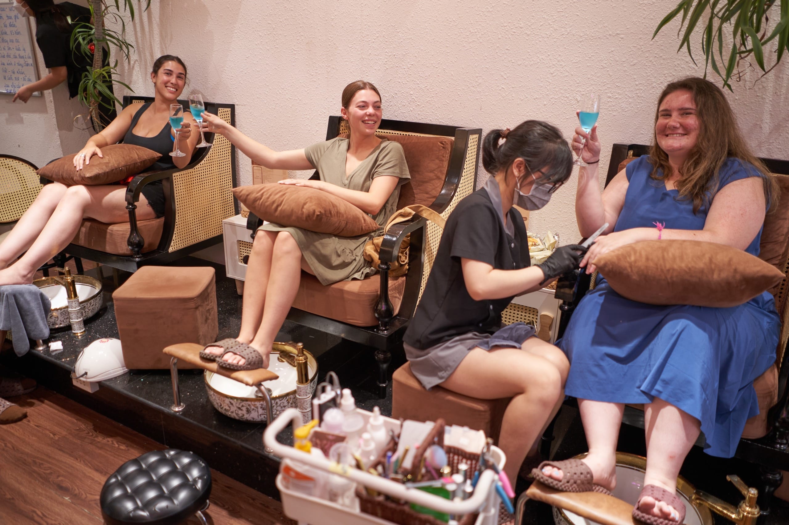 những mẫu nail đẹp cho móng ngắn