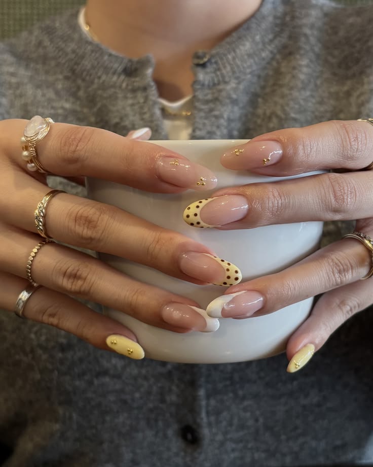 gel nails Saigon