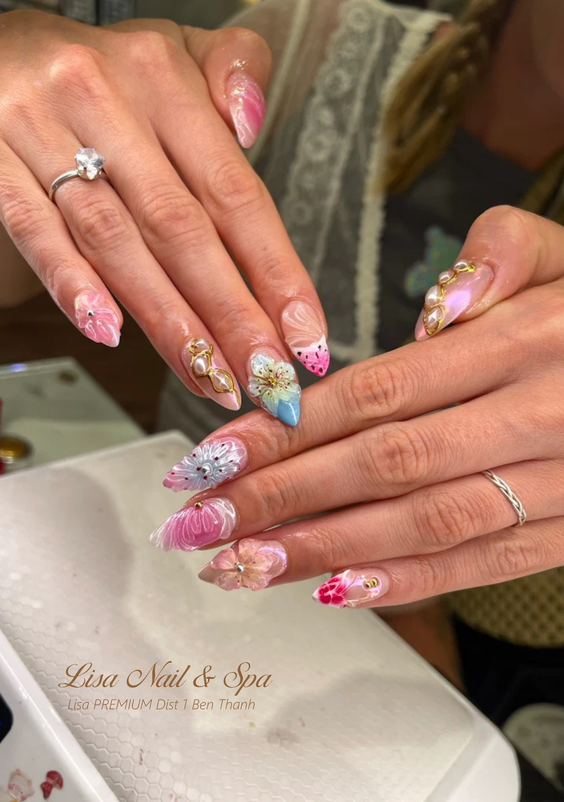 luxury nail salon saigon