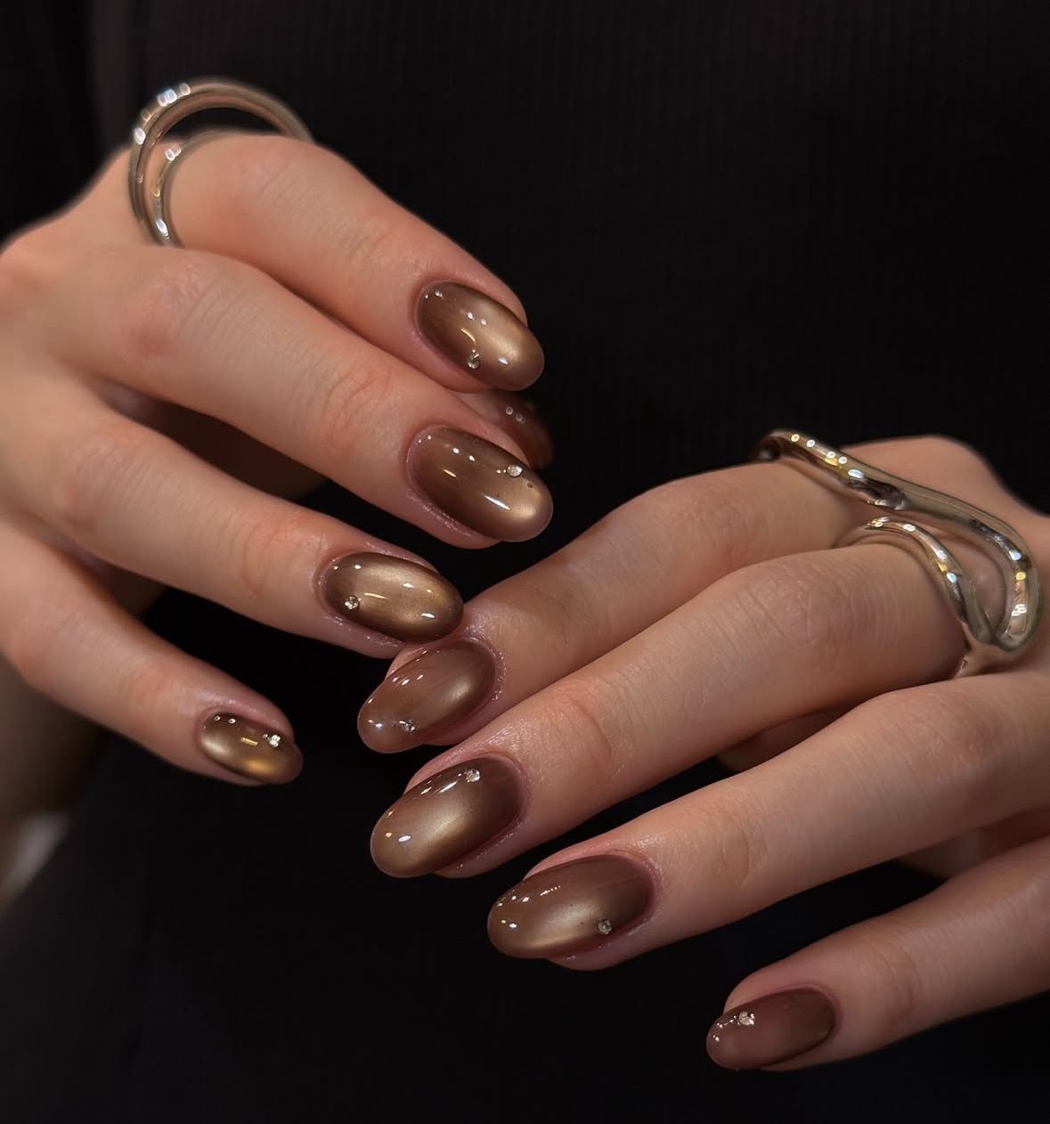 các mẫu nail màu nâu đất