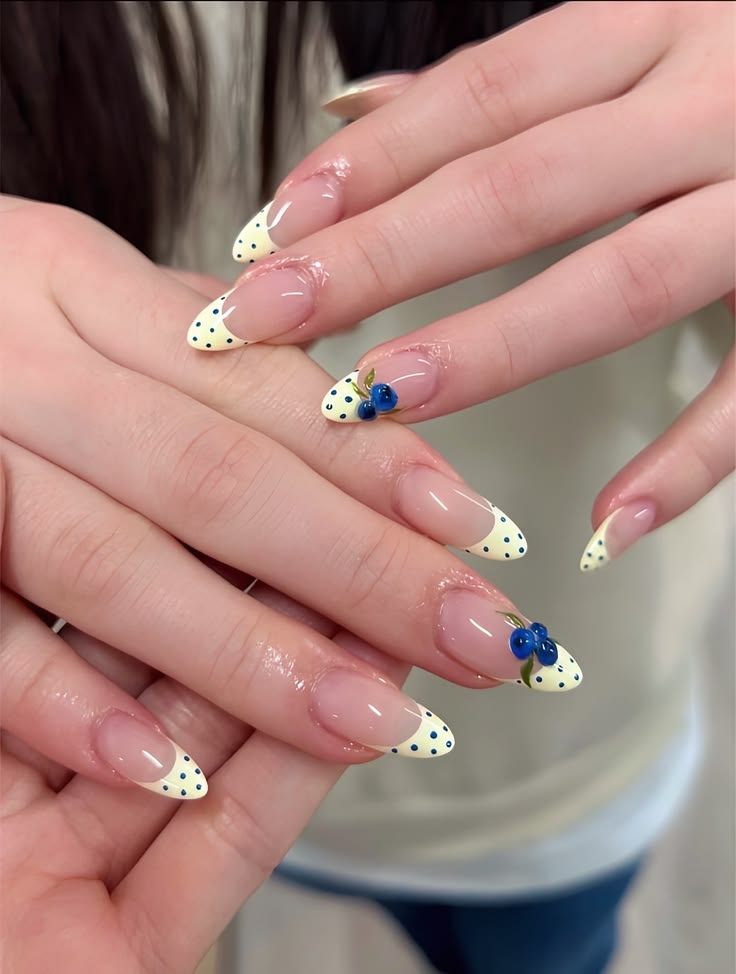 vẽ nail đơn giản