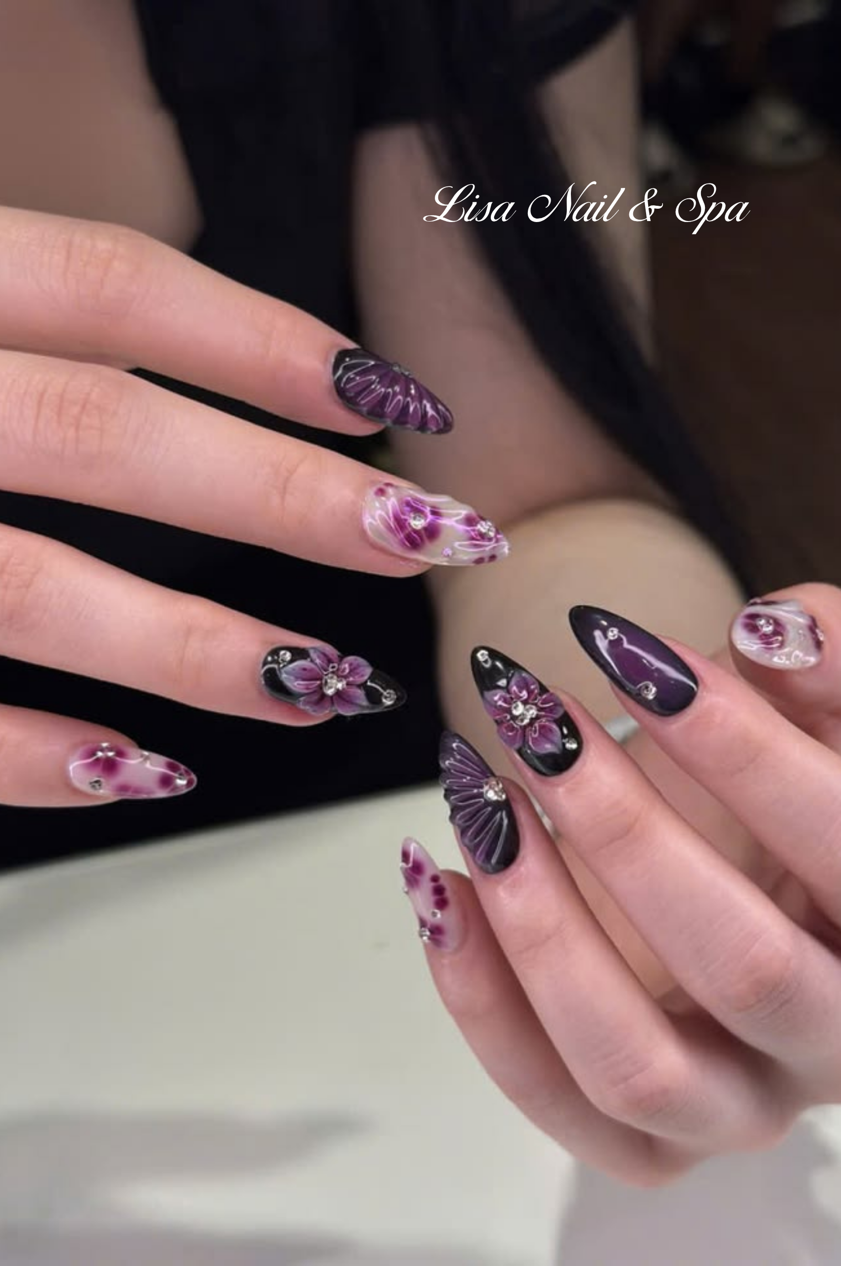  tiệm nail mở đêm